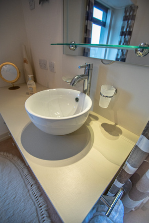 Bedroom 2 with basin-8